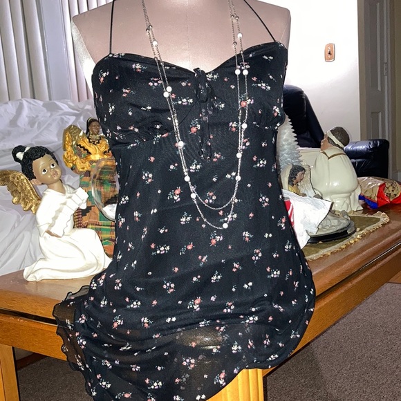 Lexus - Picture 2 of 3